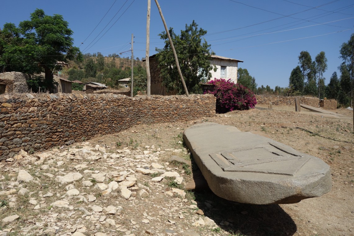 axum aksum collapsed stelae (1)