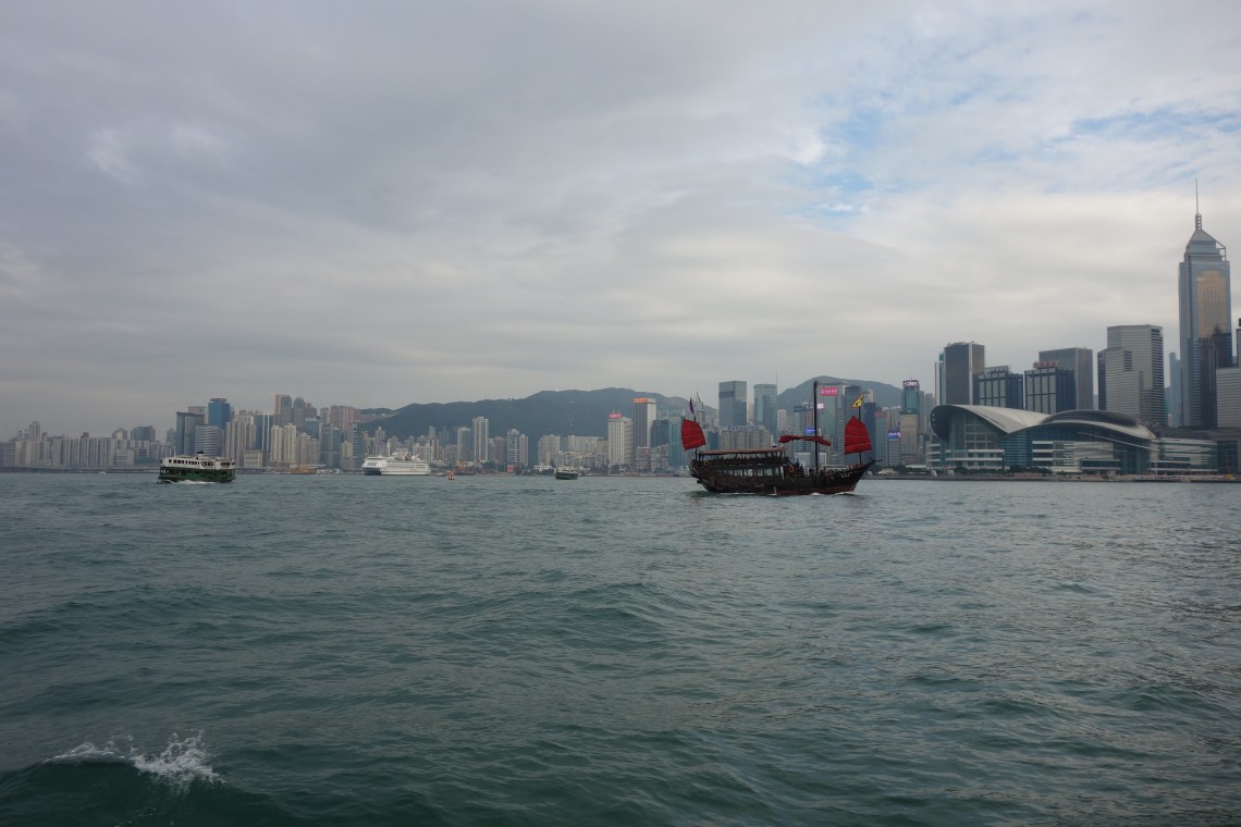 hong kong harbour ferry junk travel blog