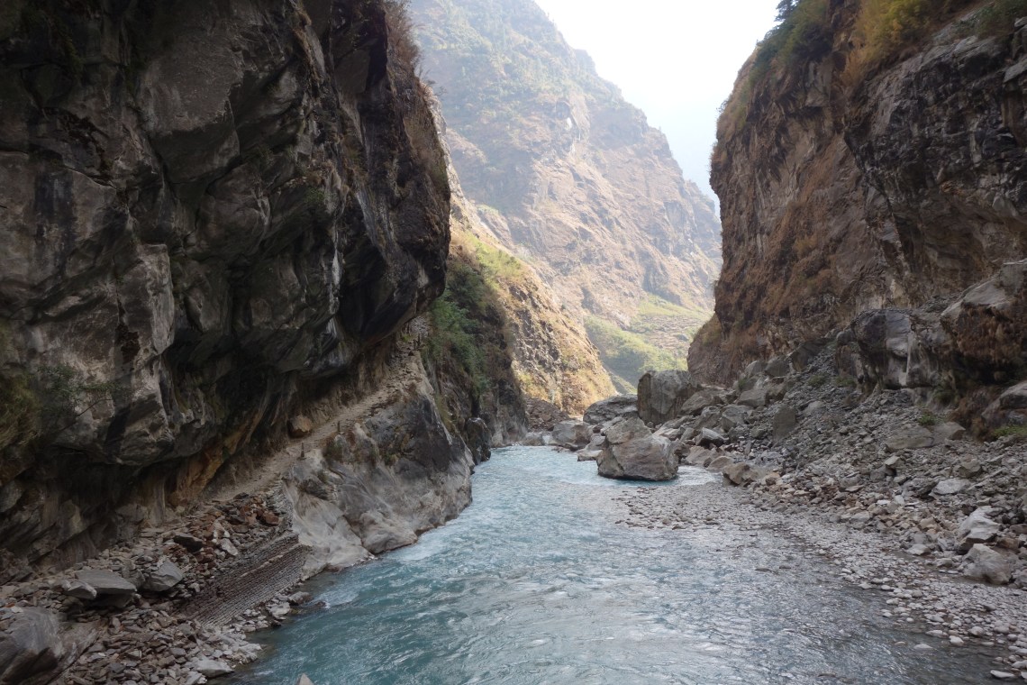 annapurna circuit track trek river nepal himalayas