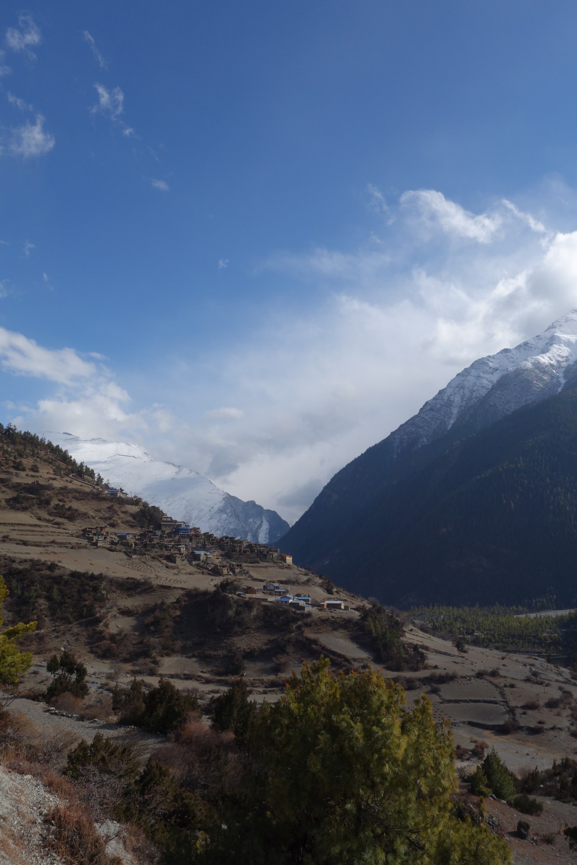 upper pisang village town nepal annapurna circcuit travel blog (2)