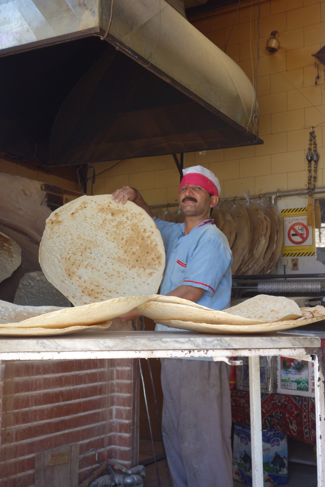 bakery kashan iran bread food blog (3)